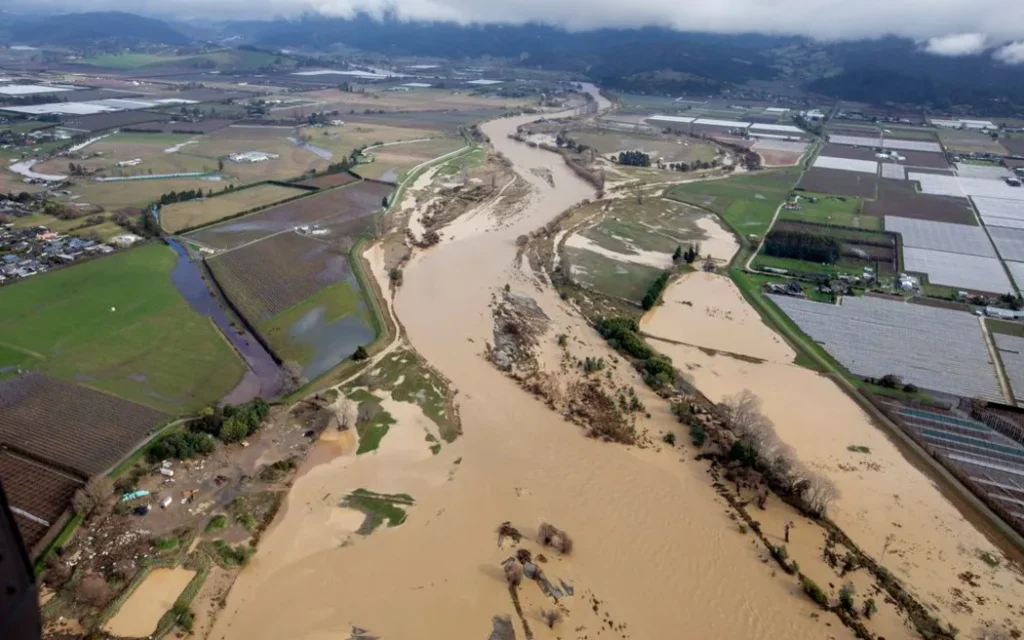 Chính phủ cấp 2 triệu USD hỗ trợ dọn dẹp rác thải sau lũ tại Tasman 1 Aerial images showing the extent of flooding in Tasman.