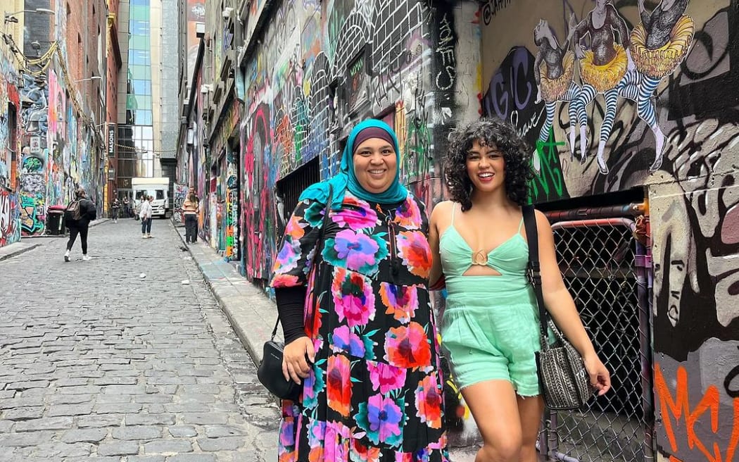 Nữ influencer gốc Kiwi-Arab Aya Al-Chalabi: Lan tỏa đức tin một cách ý nghĩa 3 Aya Al-Chalabi and her mother Seeba