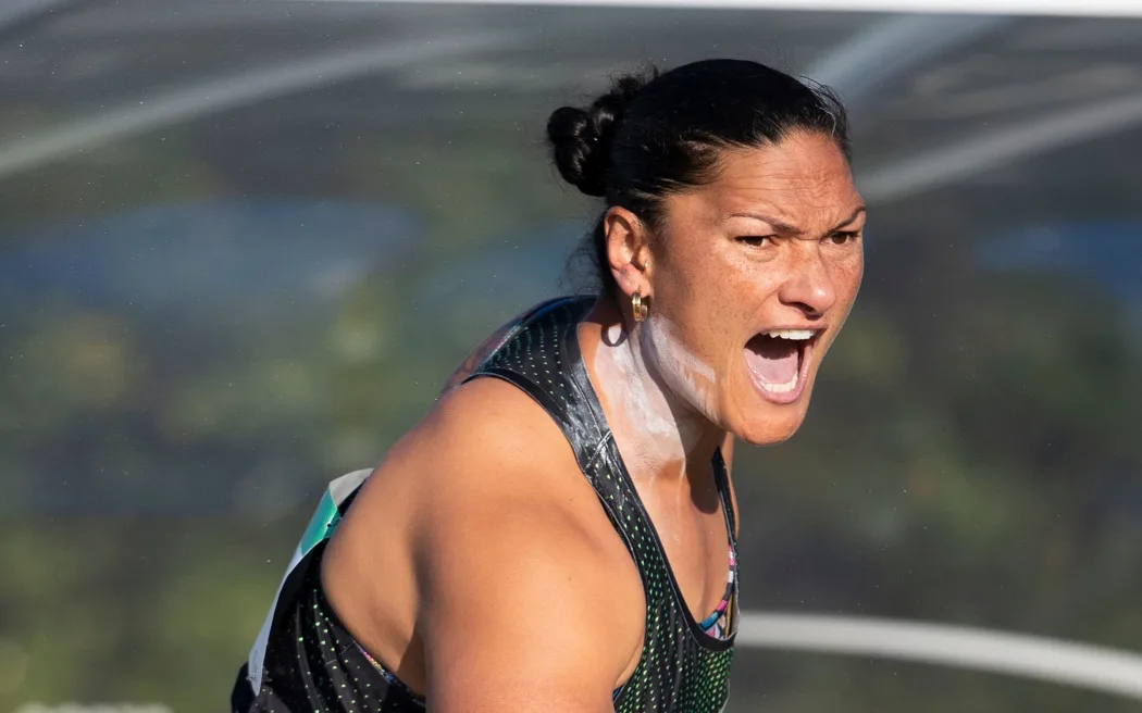 Phụ nữ chuyển giới trong thể thao: Góc nhìn khoa học 3 Dame Valerie Adams during the Shot Put competition, during the Sir Graeme Douglas International, Auckland 2020.