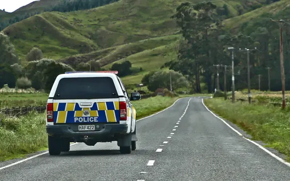 Chỉ huy cảnh sát: Bình luận của Liên đoàn Nông dân 'không hữu ích' 2 Rural police north of Tolaga Bay, Gisborne.