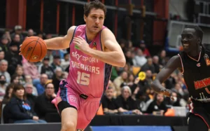Rob Loe in action for the Breakers.