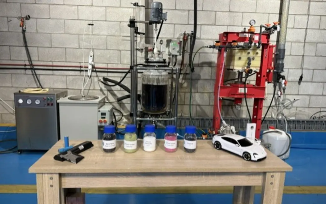Vì sao New Zealand 'đẩy' rác thải điện tử quý giá ra nước ngoài? 2 A table with the different kinds of lithium-ion batteries and the valuable critical metals that can be extracted by Mint’s groundbreaking technology.