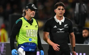 All Blacks halfback Noah Hotham leaves the field injured during the second test against the Springboks, in Wellington, 13 September, 2025 © Mandatory credit: Kerry Marshall / www.photosport.nz