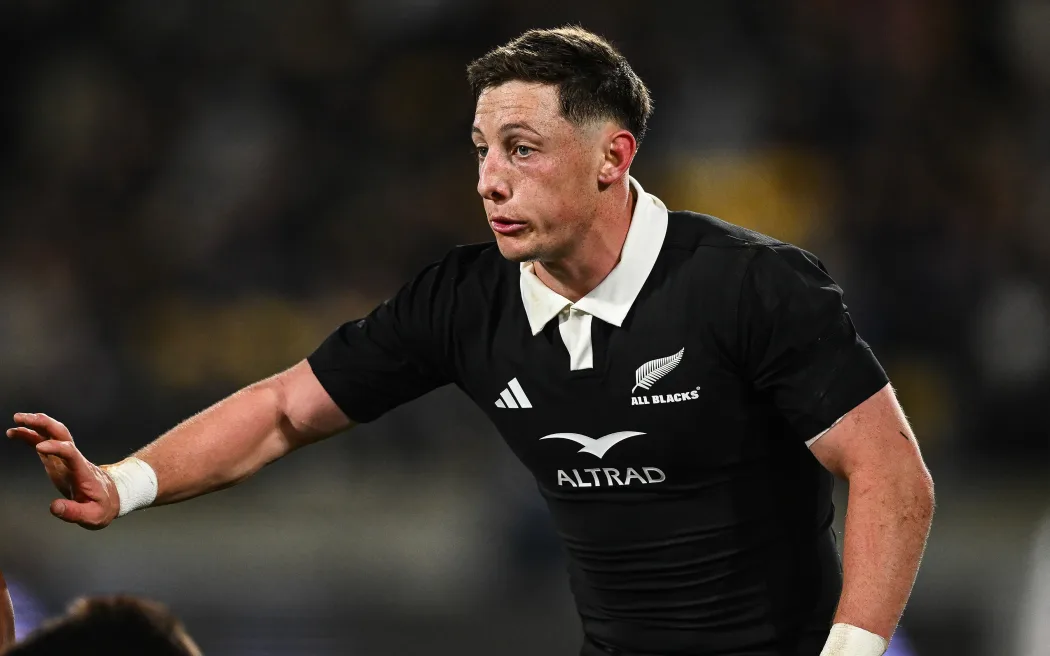 Bledisloe Cup: Trận đấu All Blacks và Wallabies "nóng" hơn thường lệ vì những lý do này 5 Cam Roigard playing against France.