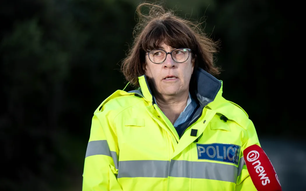 Hé lộ những giờ phút cuối của Tom Phillips: Chấm dứt 1358 ngày lẩn trốn trong rừng sâu 3 Acting Deputy Commissioner Jill Rogers.