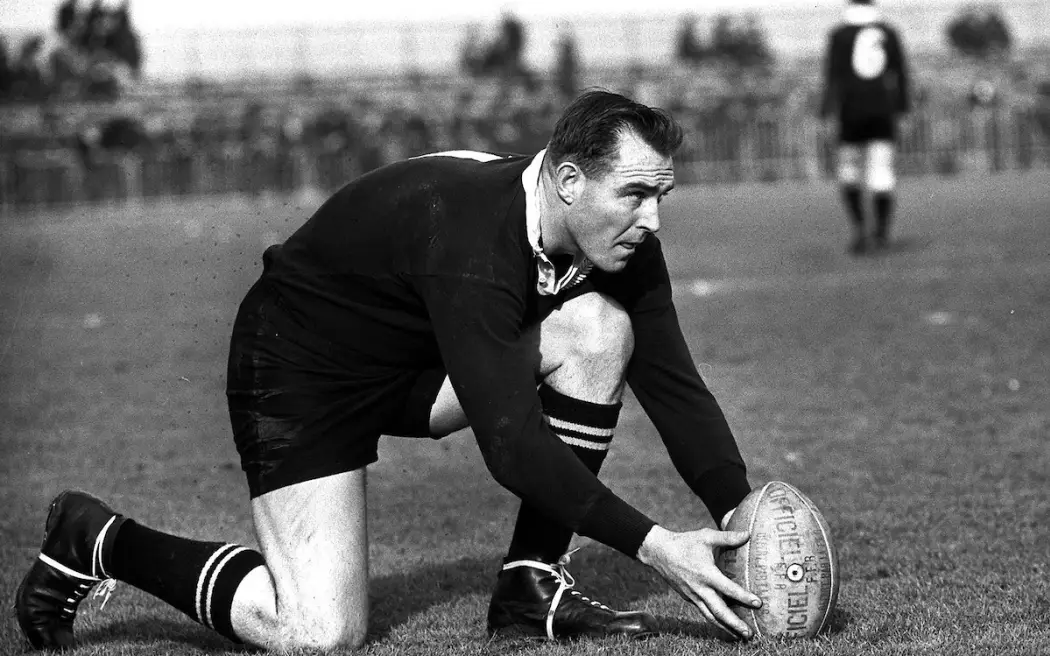 Khi All Blacks thua trên sân nhà: Cú sốc không chỉ là thất bại trên sân cỏ 2 Don Clarke, 1964.