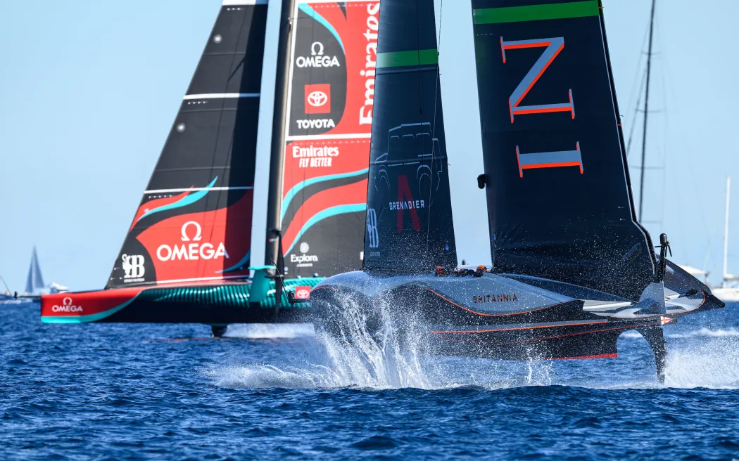 Tàu du lịch cánh ngầm "Made in Kiwi" gây sốt toàn cầu 3 October 19, 2024. Louis Vuitton 37th America's Cup, Race Day 6. EMIRATES TEAM NEW ZEALAND, INEOS BRITANNIA