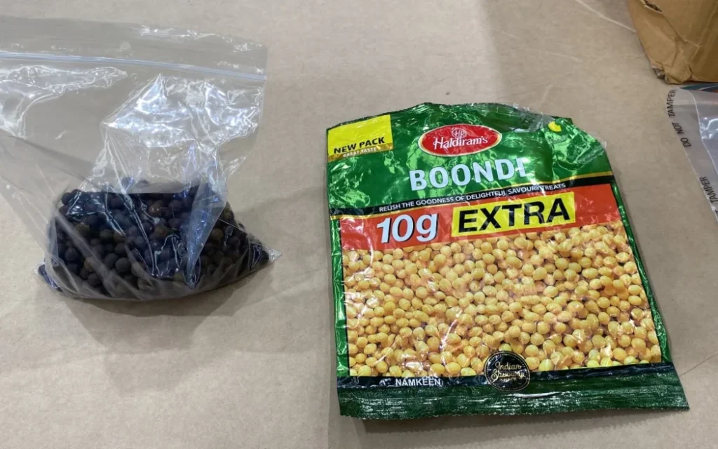 New Zealand: Bắt giữ người đàn ông buôn lậu 10kg thuốc Kamini chứa thuốc phiện 1 A 66-year-old man was arrested by Customs today for allegedly smuggling 10 kilograms of Kamini pills from India.