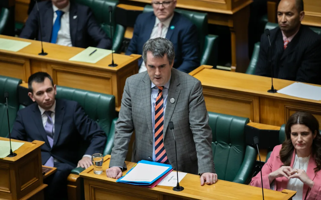 Chris Bishop adjourns the debate on the report of the privileges committee