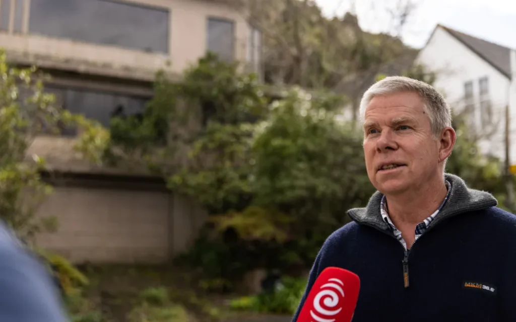 Abandoned Khandallah house neighbour Peter Ash