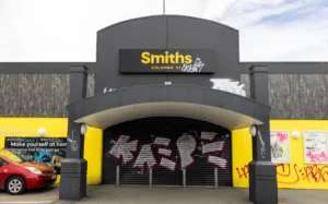 Smiths City