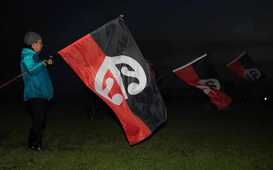 protesters at bastion point photo Hội đồng Auckland Tưởng Nhớ Vị Lãnh Đạo Bộ Tộc Ngāti Whātua Ōrākei Pakihana Grant Hawke