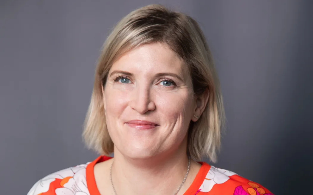rnz money correspondent susan edmunds ph RNZ Ra Mắt Podcast "Không Câu Hỏi Ngu Ngốc" Cùng Chuyên Gia Tài Chính Susan Edmunds và Bản Tin Tuần Miễn Phí