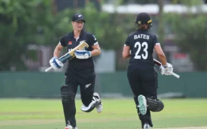 Sophie Devine (L) and Suzie Bates (R) of New Zealand in Sri Lanka in 2023.