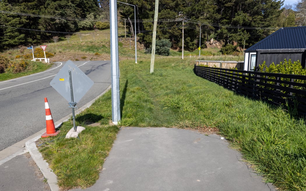 Nghị viên Christchurch 'phát điên' vì khu dân cư Halswell thiếu vỉa hè trầm trọng 2 Sutherlands Road