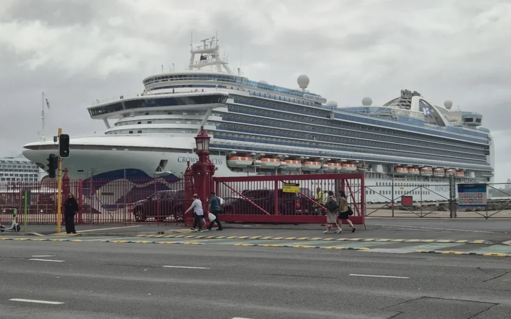 The Crown Princess cruise ship at Queen's Wharf in Auckland.