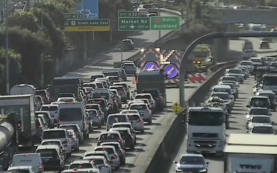 Traffic is heavy on Auckland's Southern Motorway following the crash.