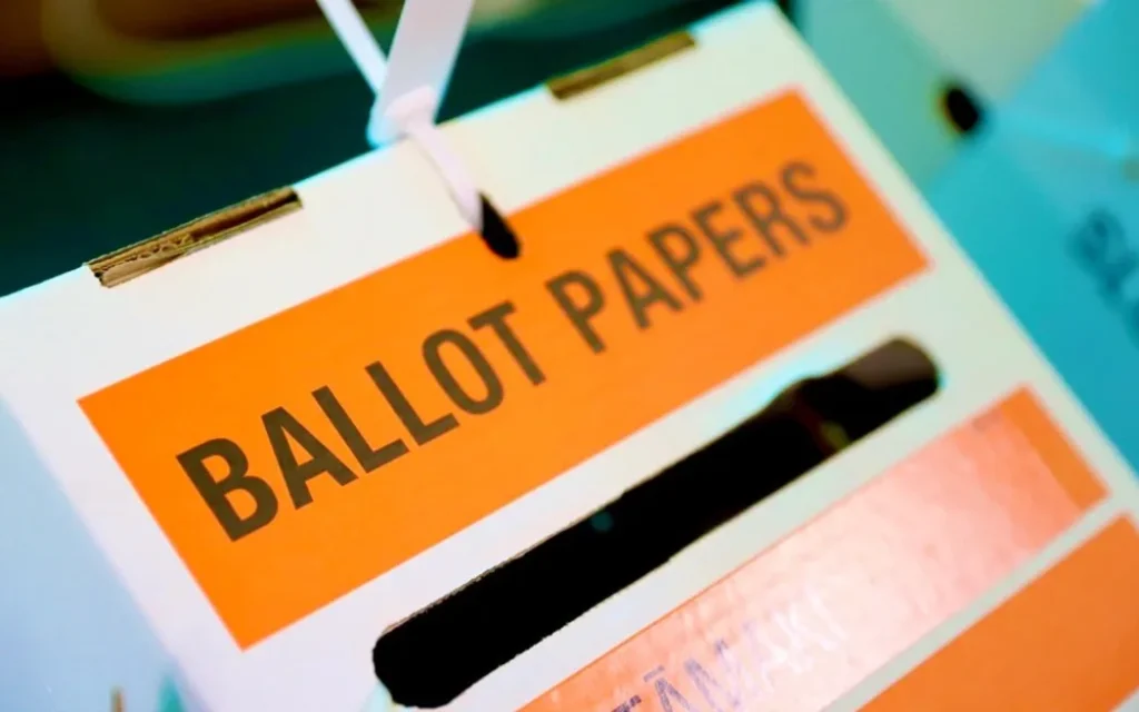 Bầu cử địa phương: Lượng phiếu bầu tăng gấp đôi so với năm 2022 1 A ballot box in the 2023 general election.