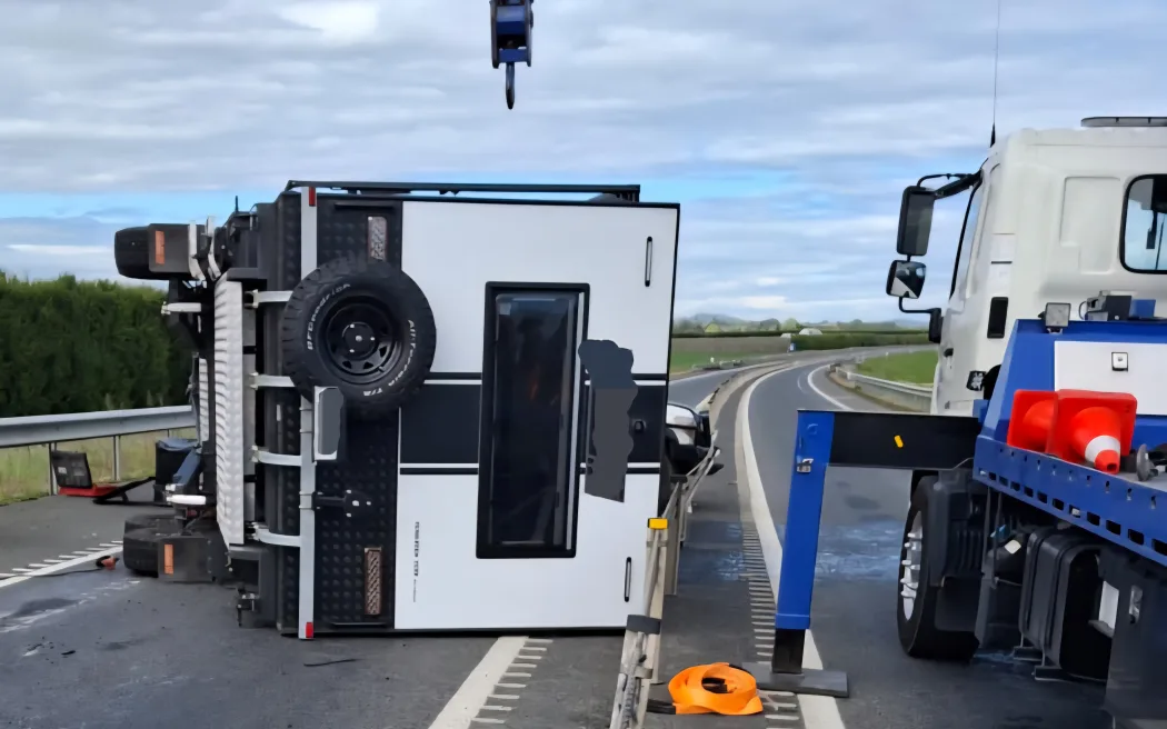 A caravan has flipped, blocking the southbound lane of the Hawke's Bay Expressway near the Pākōwhai/Links Road roundabout.