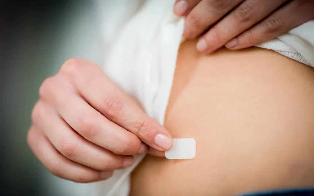 Bộ Y tế tự tin: Nhà sản xuất miếng dán estrogen đang nghiêm túc tiếp nhận mọi khiếu nại 1 GARO/PHANIE (Photo by GARO / Phanie via AFP)