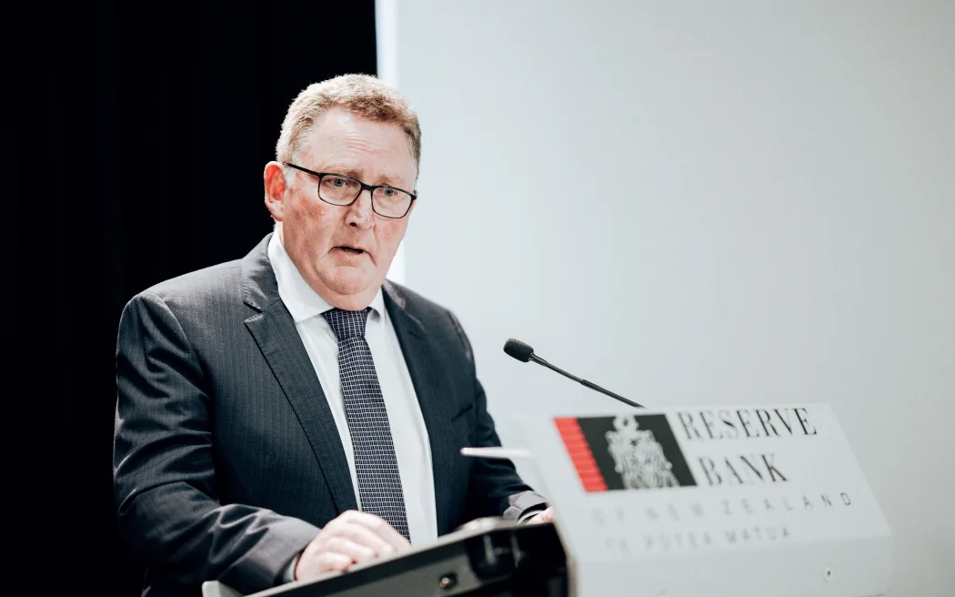 adrian orr resigned as reserve bank gove Bộ trưởng Tài chính New Zealand: Cựu Thống đốc Ngân hàng Dự trữ nhận 410.000 USD là 'đúng hợp đồng'