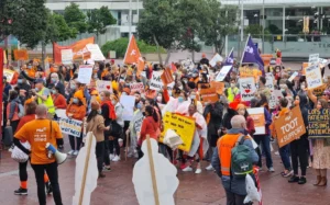 allied health workers strike in auckland Hàng ngàn nhân viên y tế liên minh đình công, trùng ngày giáo viên tiểu học bãi khóa