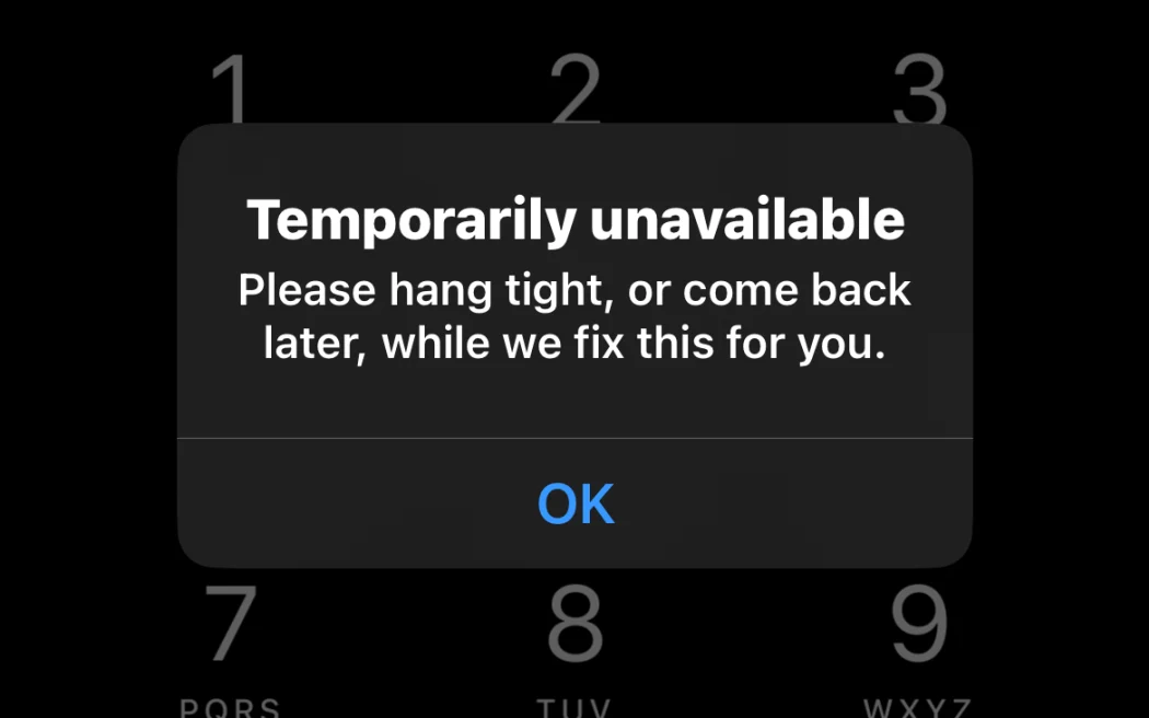 Ngân hàng ANZ gặp sự cố: Ứng dụng di động và Internet Banking đồng loạt trục trặc đăng nhập 2 ANZ app's error message.