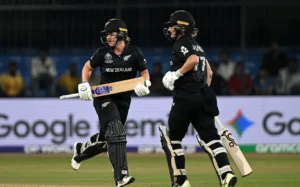 Brooke Halliday and Sophie Devine of the White Ferns.