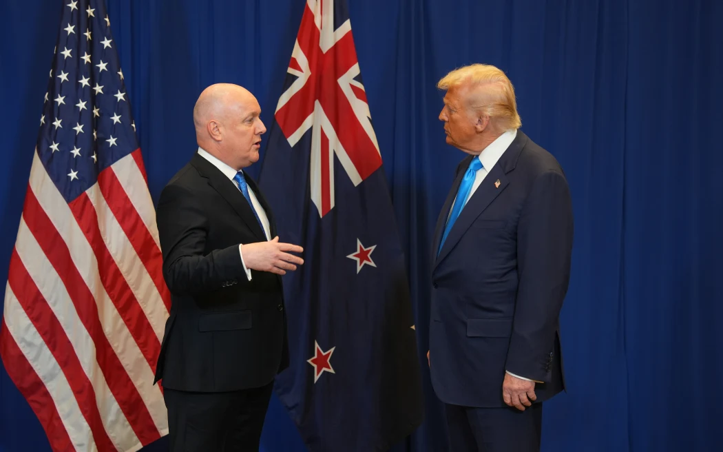 Thủ tướng New Zealand Christopher Luxon 'hội đàm riêng' với ông Donald Trump tại Hàn Quốc 2 Christopher Luxon and Donald Trump.