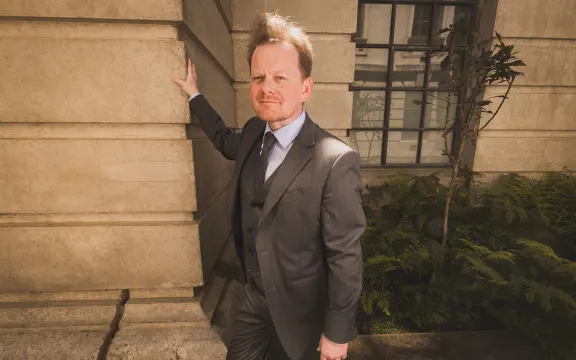 Chi phí sinh hoạt tăng vọt: Ai đang 'oằn mình' gánh chịu nhiều nhất? 2 Council of Trade Unions (NZCTU) policy director and economist Craig Renney.