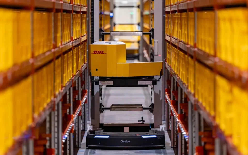 DHL chi 90 triệu USD, khai trương trung tâm logistics y tế 'khủng' tại Auckland 1 Image of DHL's advanced robotics at its health logistics warehouse.