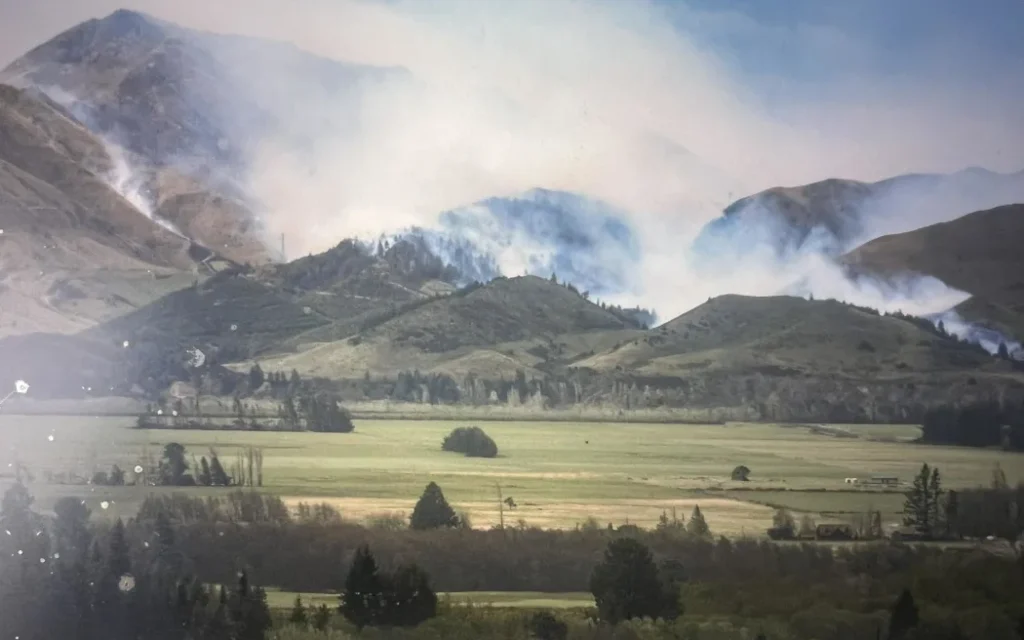 Cháy lớn tại Hanmer Springs: Nhà dân, khách sạn sơ tán khẩn cấp, lính cứu hỏa chật vật tiếp cận 1 Fire at Hanmer Springs.