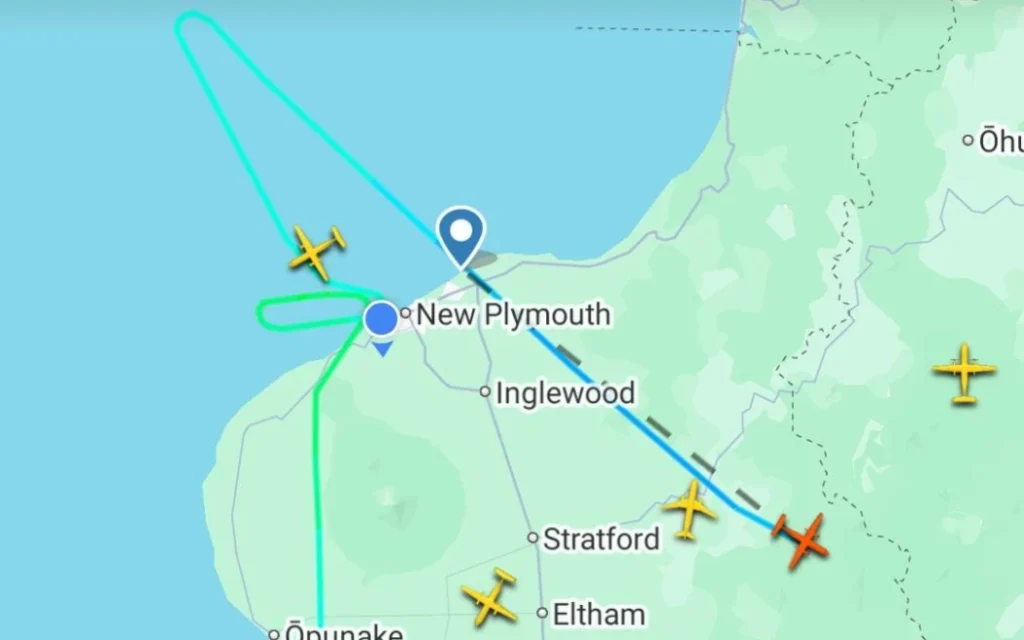 Sương mù dày đặc gây hỗn loạn, hàng loạt chuyến bay tại New Plymouth bị hủy 1 Flight NZ5768 has been diverted to Palmerston North