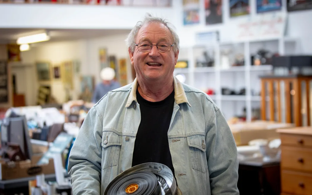 Kho báu lịch sử điện ảnh từ rạp Time Cinema Wellington lên sàn đấu giá 2 Time Cinema in Lyall Bay goes to auctions