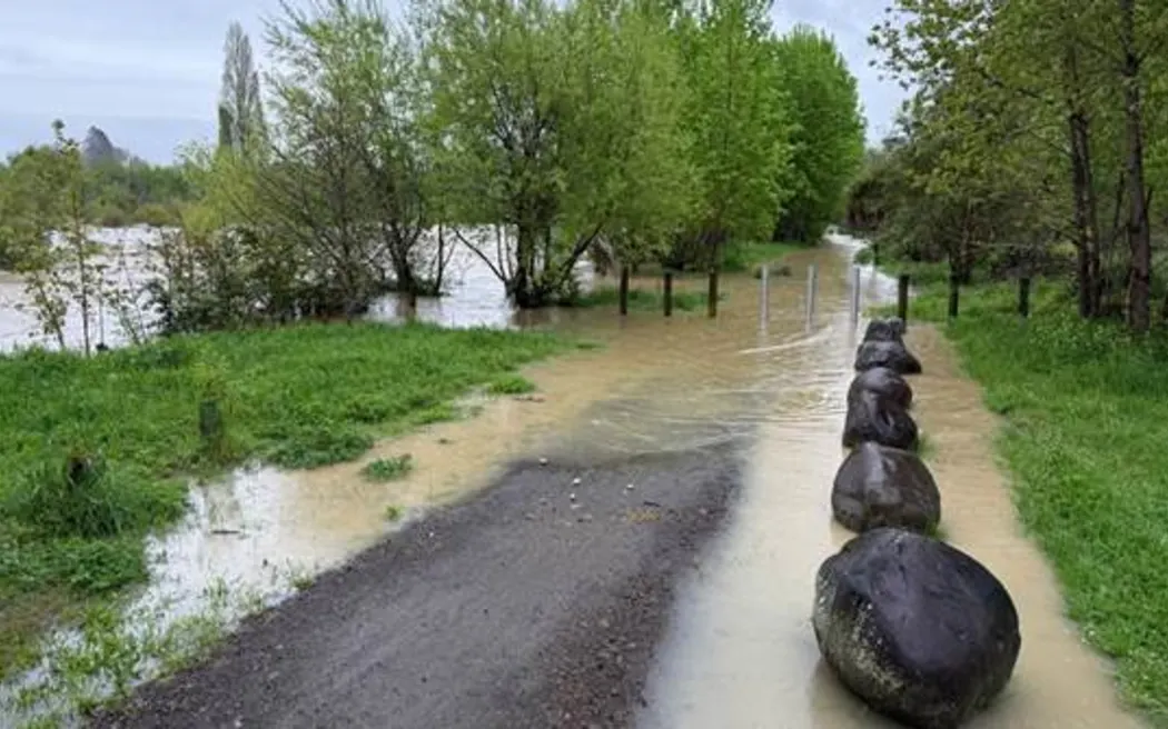 In Taumaranui, the Whanganui River breached its bank near Victory Bridge, closing a walkway.