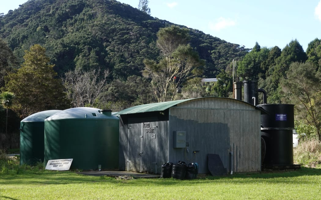 New Zealand: Hội đồng quận Far North bị buộc can thiệp nguồn nước tư nhân 'bất ổn' ở Kāeo 53 Kāeo’s water treatment plant draws from the Waikara Stream.
