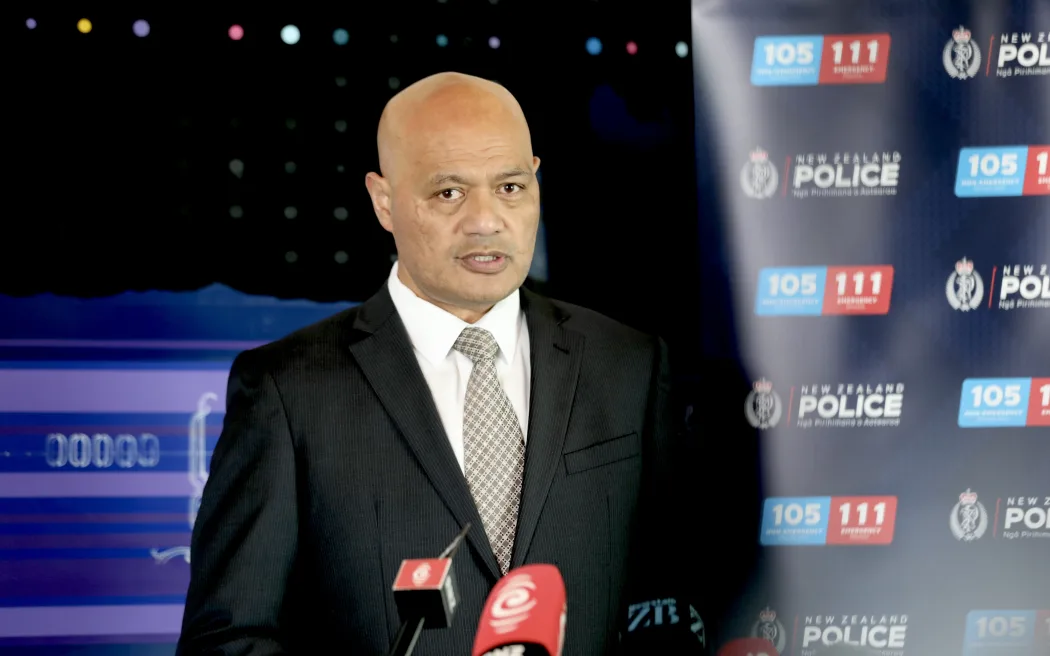 Án mạng kép Bucklands Beach: Hai tuần trôi qua, cảnh sát vẫn chưa tìm ra nghi phạm 3 Detective Inspector Tofilau Faamanuia Vaaelua, Counties Manukau district crime manager
