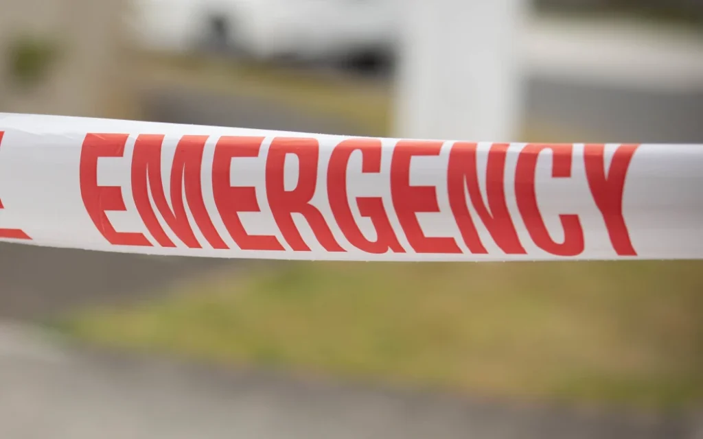 police were at the scene of the crash la Whangārei Rúng Động: Tai Nạn Xe Đơn Lẻ Khiến Một Người Thiệt Mạng