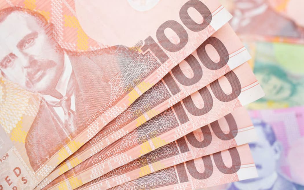 Có 10.000 USD trong tay: Các chuyên gia tài chính khuyên bạn nên làm gì? 46 No caption