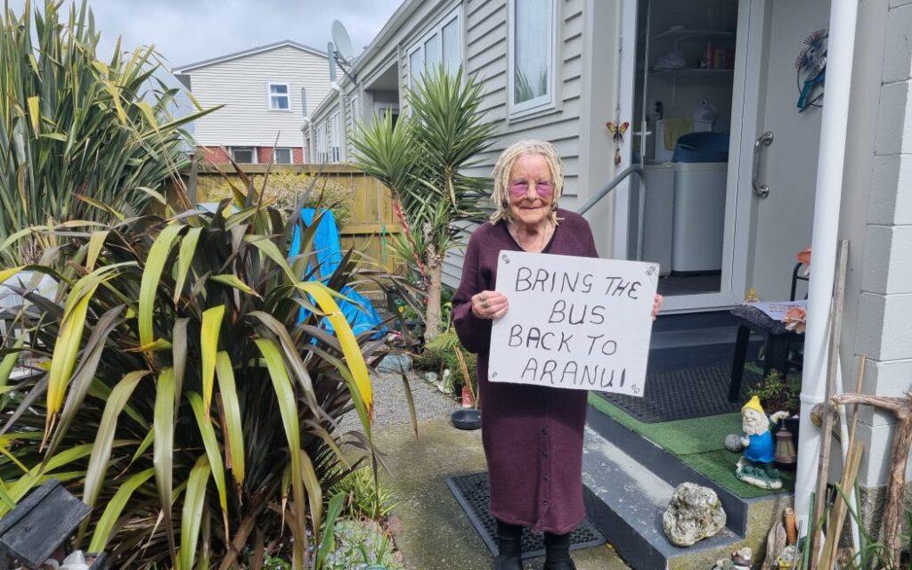 seventy six year old pam williams has be Christchurch: Người già, người khuyết tật 'mắc kẹt' vì thiếu xe buýt ở vùng ngoại ô