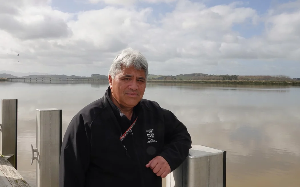 Kaipara: Ứng viên về nhì yêu cầu kiểm phiếu lại chức thị trưởng sau thất bại sát nút 2 Snow Tane, general manager of Te Roroa Development Group, says iwi have long been concerned about water quality in the awa.
