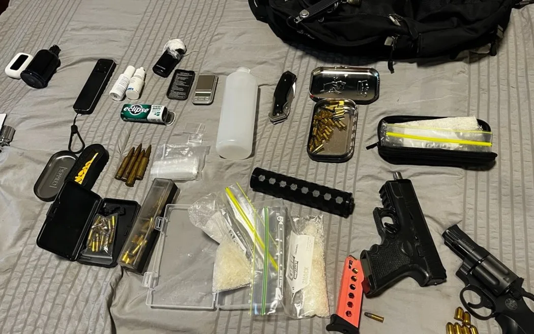 Đại chiến dịch Black Onyx: Hàng chục đối tượng bị bắt giữ trong đợt truy quét vũ khí trái phép toàn quốc 2 Some of the illegal firearms found by police during Operation Black Onyx.