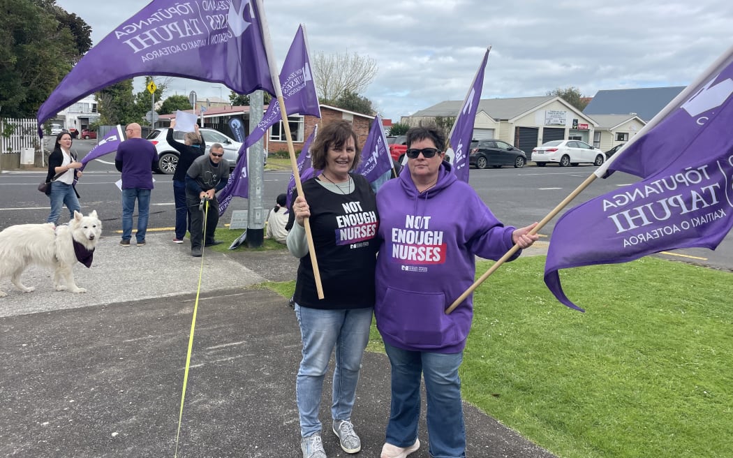 About 30 nurses picketed outside Thames Hospital on Wednesday.