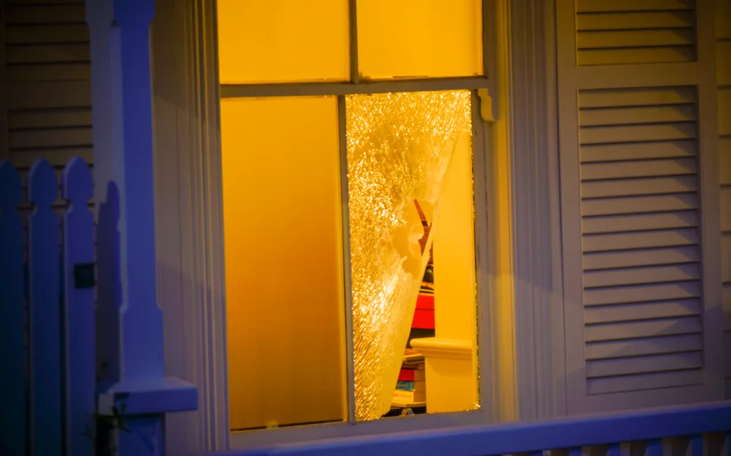 The smashed window.