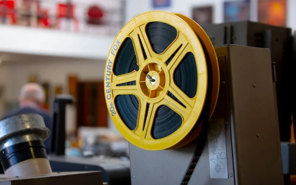 Kho báu lịch sử điện ảnh từ rạp Time Cinema Wellington lên sàn đấu giá 1 Time Cinema in Lyall Bay goes to auctions