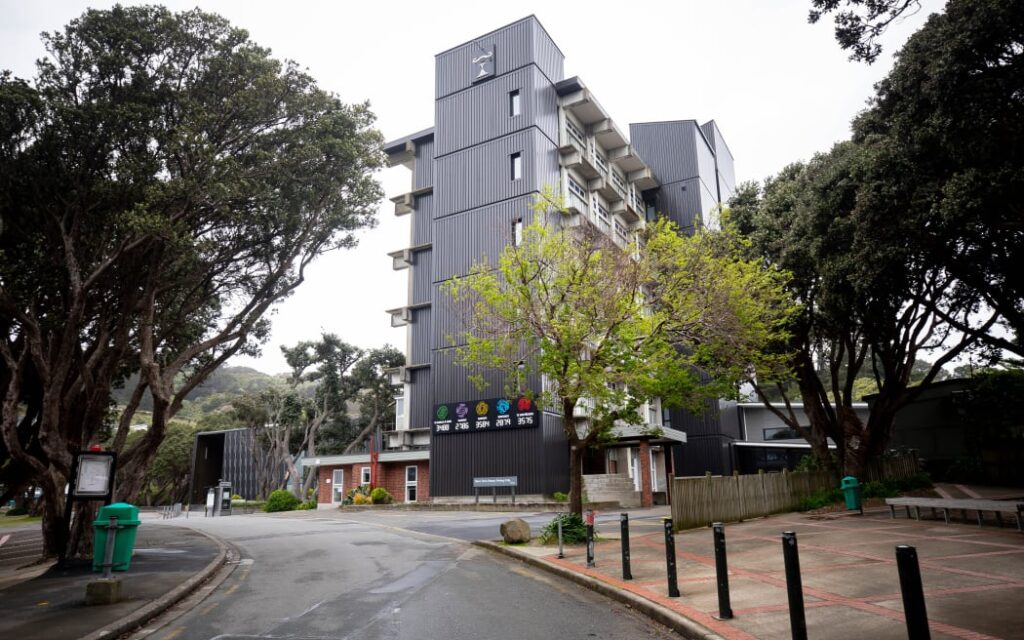 Dịch sởi bùng phát tại trường học Wellington: 'Thật đáng sợ', hàng ngàn học sinh phải cách ly 1 Wellington College