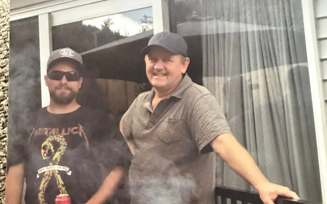 Gia đình nạn nhân tử vong tại nhà máy phân bón Mount Maunganui: Kêu gọi thay đổi quy định an toàn lao động 3 Wes and Anthony.