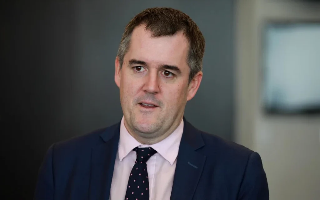 Bộ trưởng RMA thúc giục Hội đồng Auckland nới lỏng hạn chế tại sân vận động Eden Park 1 Chris Bishop.