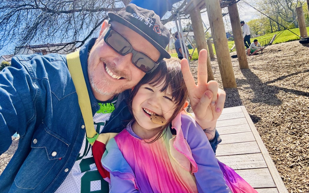 Học giả cảnh báo: 'Pha loãng' chương trình lịch sử, nguy cơ 'đánh mất quá khứ' 2 Dr Alexander Barnes (Pākehā) has affiliations to Mātaatua, Tainui and Te Tai Tokerau regions through his ongoing involvement in kaupapa Māori movements and his daughter Hautonga Mary Hotere-Barnes (Ngāti Maniapoto, Te Aupōuri, Te Rarawa, Ngāti Wai).