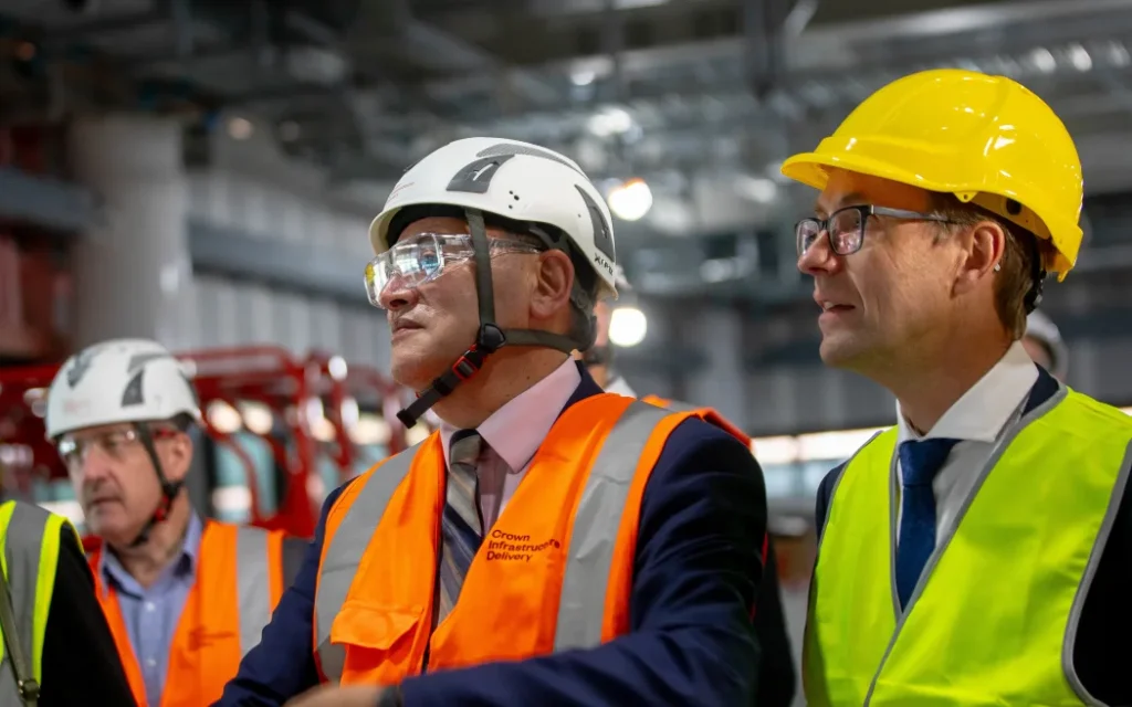 New Zealand: Chính phủ rót 75 triệu USD, tăng tốc nghiên cứu bệnh truyền nhiễm 1 Reti & Bishop Visit to PHF Science and science platform announcement